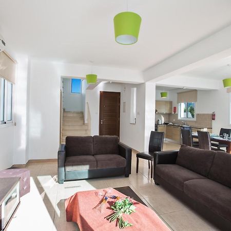 Avra Villas Paralimni Exterior foto