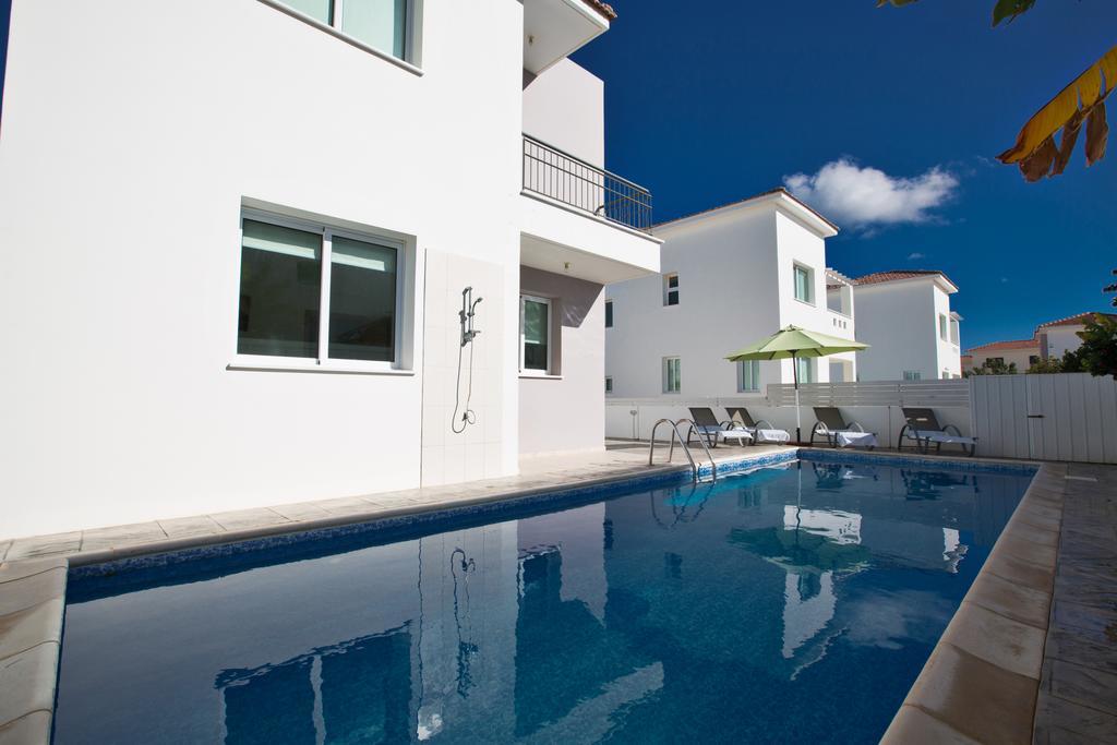 Avra Villas Paralimni Zimmer foto