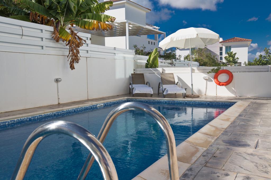Avra Villas Paralimni Zimmer foto