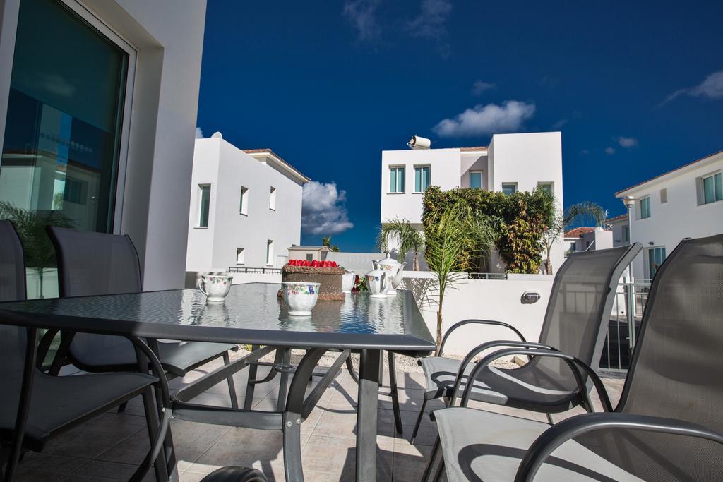 Avra Villas Paralimni Zimmer foto