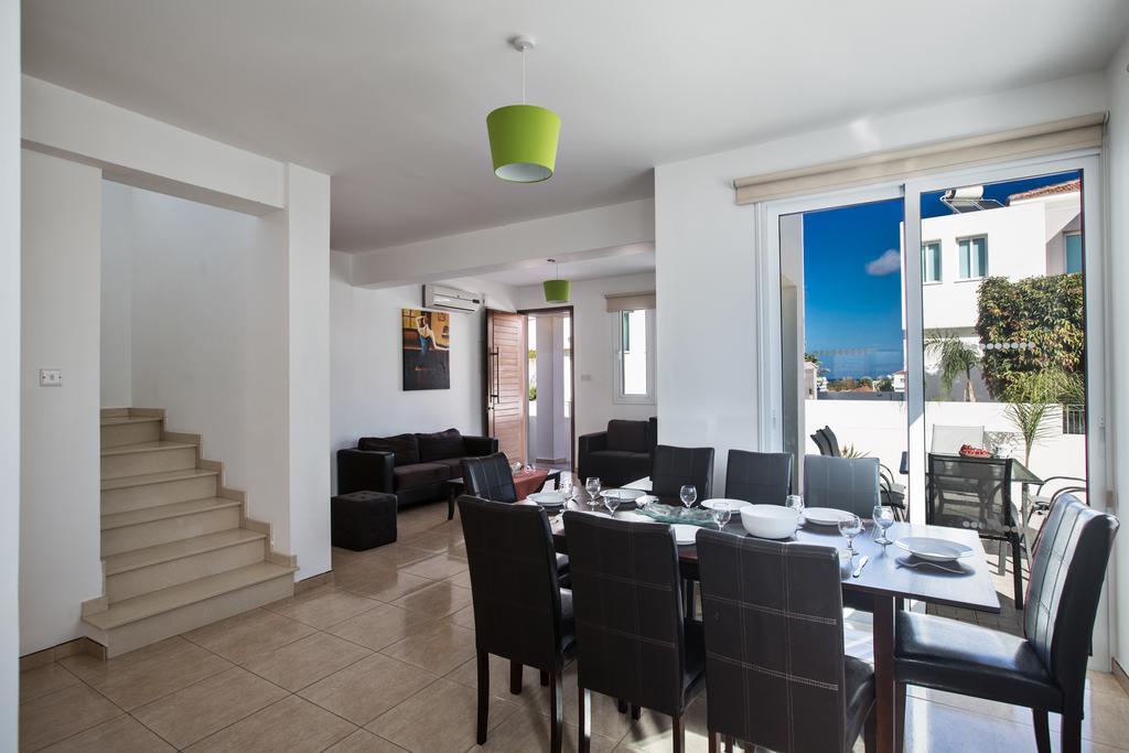 Avra Villas Paralimni Zimmer foto