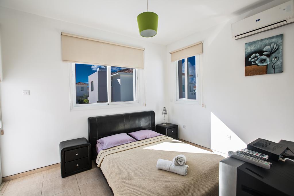 Avra Villas Paralimni Zimmer foto