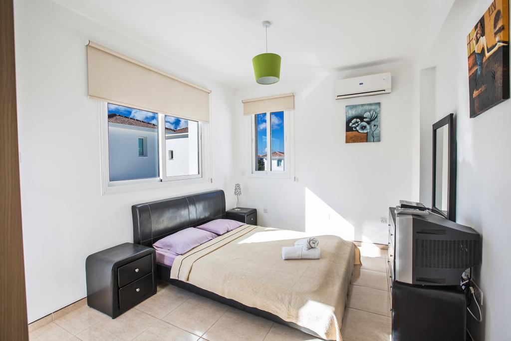Avra Villas Paralimni Zimmer foto