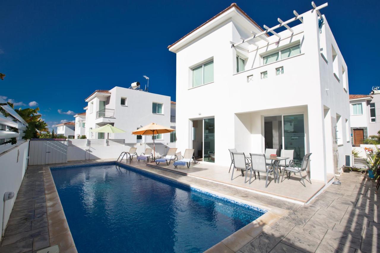 Avra Villas Paralimni Exterior foto